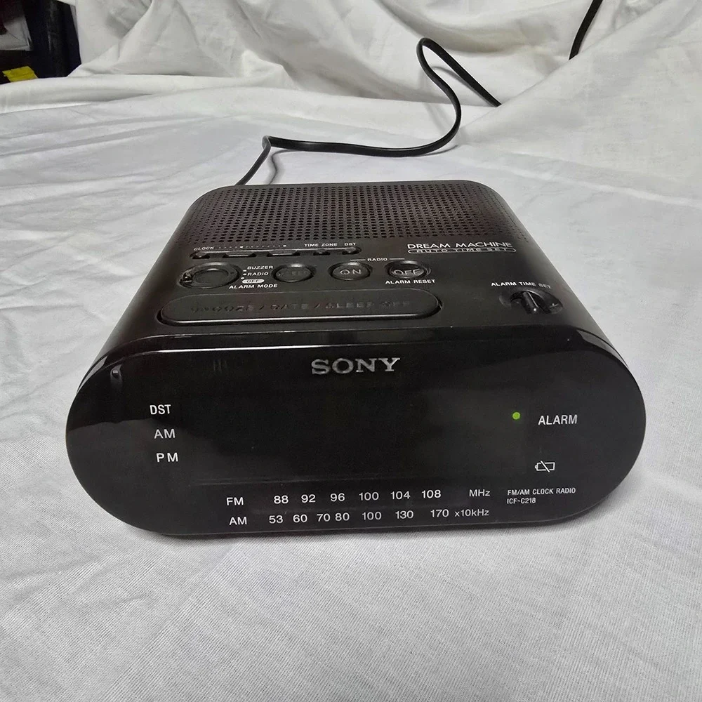 Vintage Sony Dream Machine FM/AM Alarm Clock Radio Model ICF-C218 Tested & Works